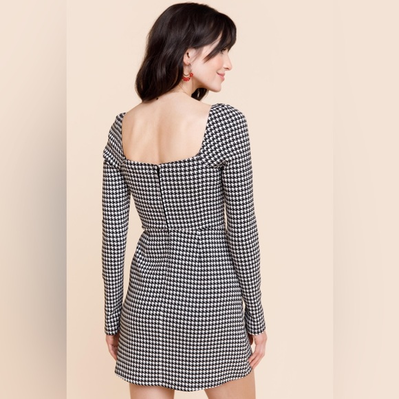 SOLD - Houndstooth Mini Long Sleeve Dress Size M - Picture 2 of 8